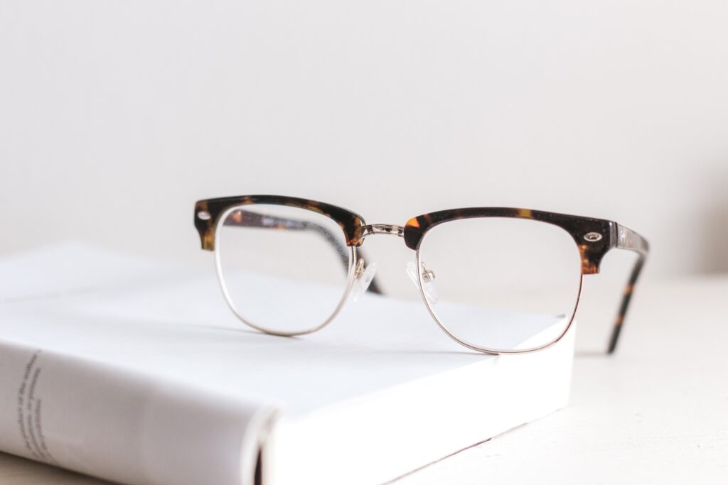 初めての遠近両用メガネなら眼鏡市場がオススメ【元眼鏡屋店員が選んだ6つの理由】
