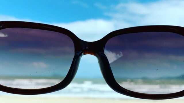 元眼鏡屋店員が教えるオーバーグラスの選び方 めがねオンライン